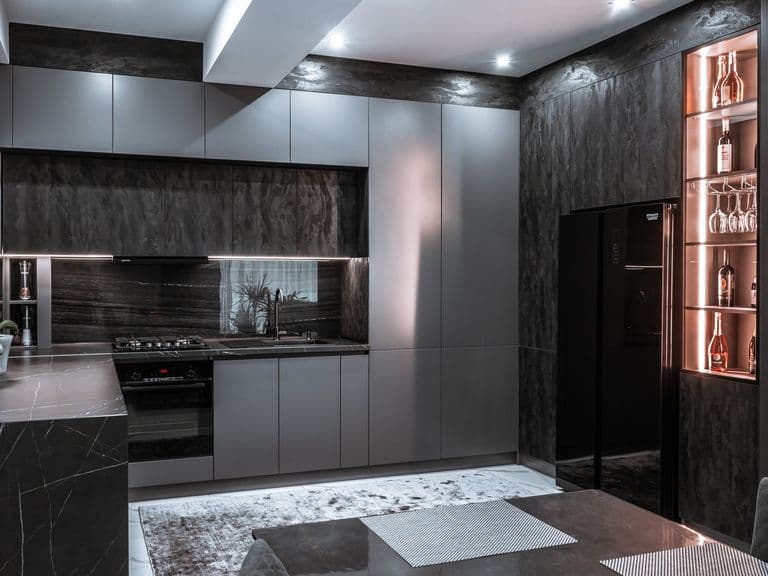 Bucătărie neagră 12
