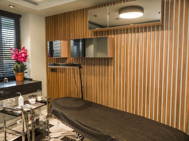 Salon 16